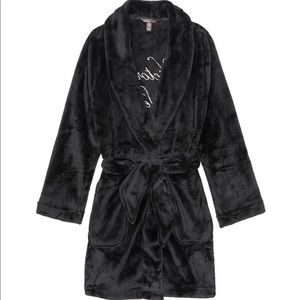Victoria Secret Short Cozy Robe size M/L New with tag